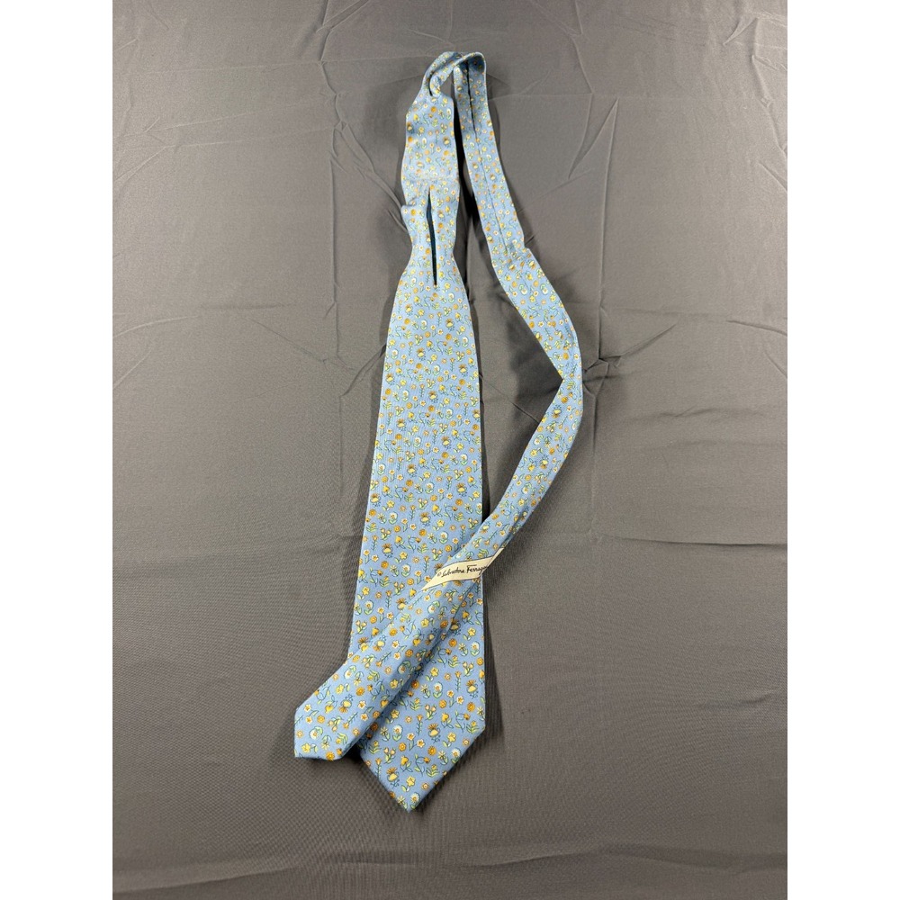 Salvatore Ferragamo Mens Silk Tie Blue Floral Flowers Made in Italy 3.5"